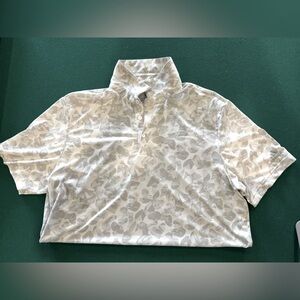 NWOT Men’s Adidas white and gray colored floral polo. Size L in great condition